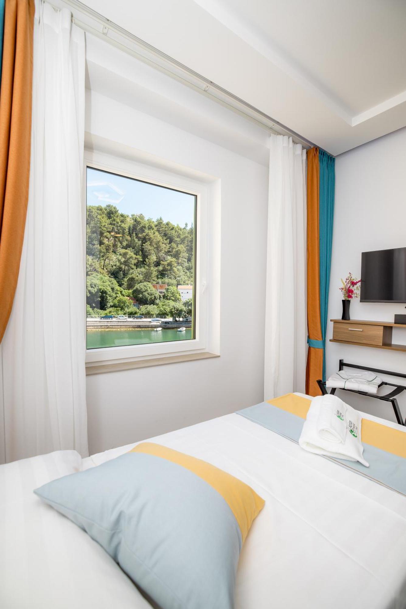 Hotel Kanjon Zrmanje Obrovac Bagian luar foto