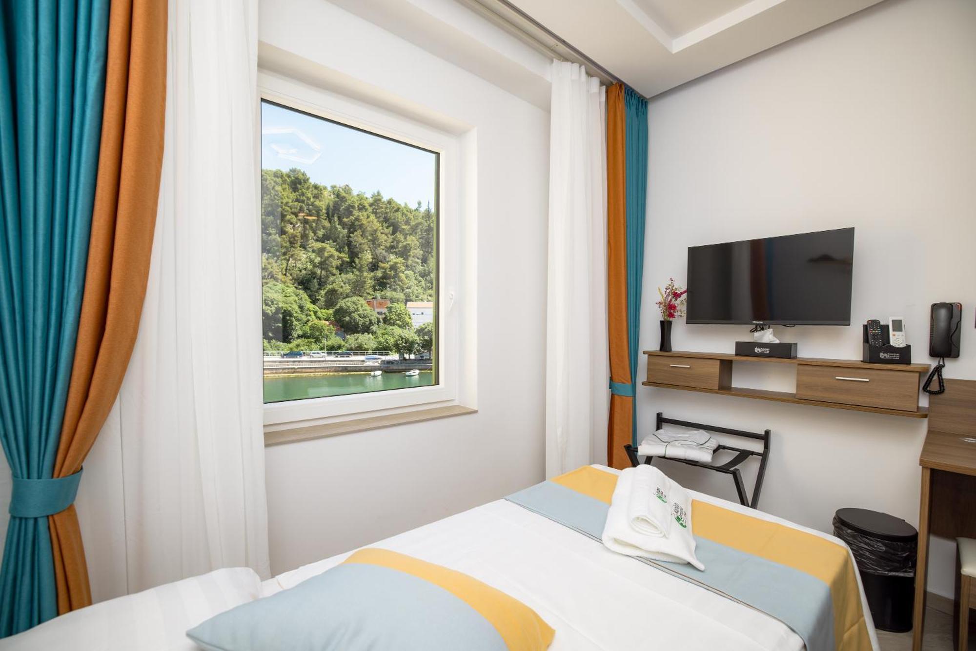 Hotel Kanjon Zrmanje Obrovac Bagian luar foto