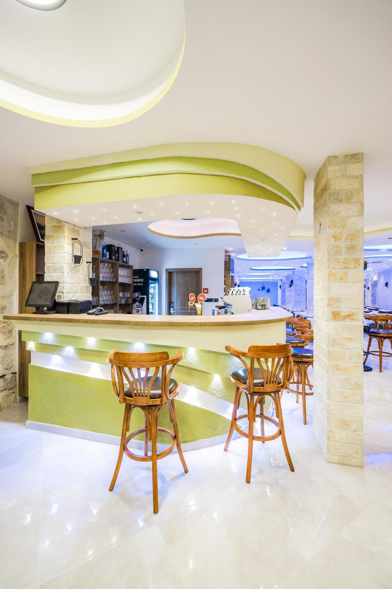 Hotel Kanjon Zrmanje Obrovac Bagian luar foto