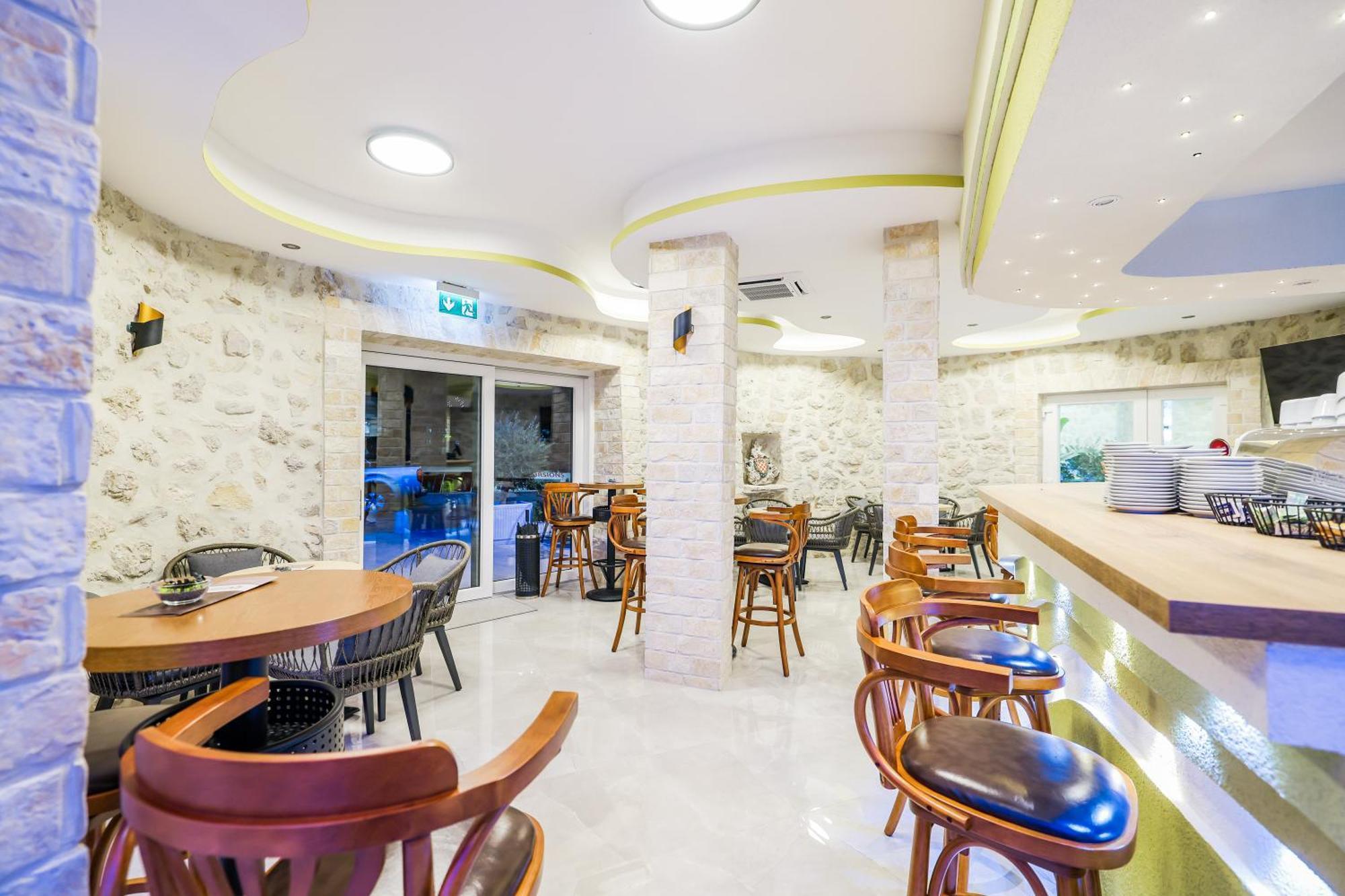 Hotel Kanjon Zrmanje Obrovac Bagian luar foto